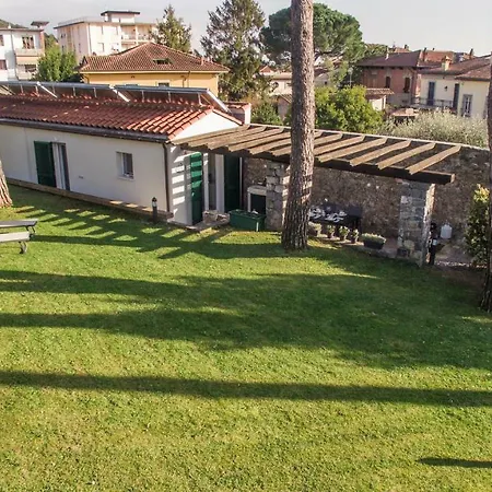 Gardenhouse 아파트 사르자나